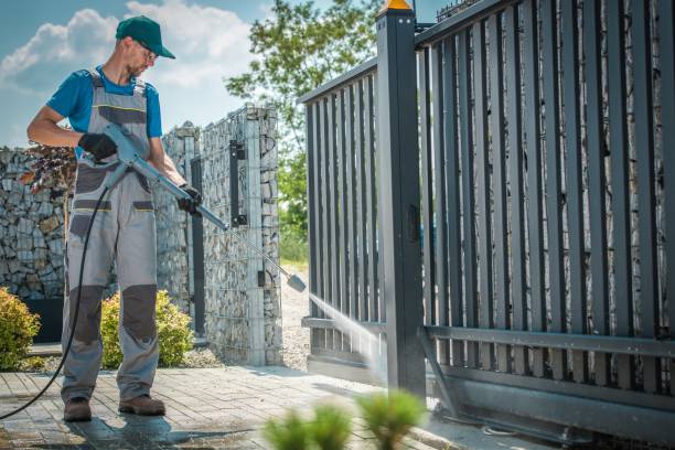 Best Animal Enclosure Cleaning  in Marion Oaks, FL